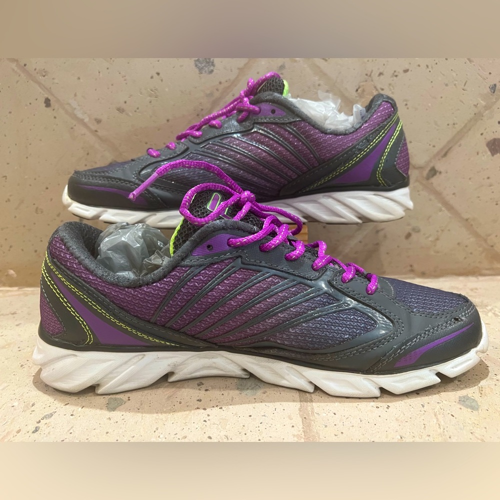 FILA. Woman’s Size 11. Like New.